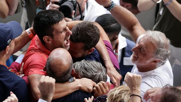 Roland Garros, Djokovic batte Ruud in tre set e entra nella leggenda: 23 slam. Come lui nessuno mai