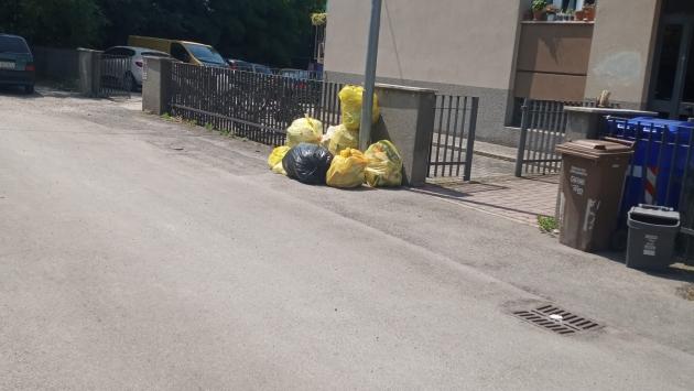 Sciopero degli addetti di Iren: molte segnalazioni dei lettori sulla mancata raccolta della plastica