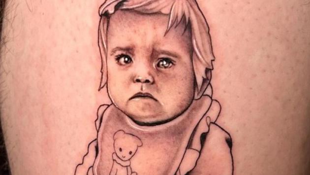 Fedez, la polemica del giorno è sul tatuaggio che ritrae sua figlia Vittoria