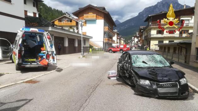 Santo Stefano di Cadore, famiglia travolta da un'auto: muoiono la mamma, la nonna e il bimbo di 2 anni