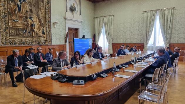 Massari da Giorgetti: "Una parte delle risorse del Pnrr alle province per la transizione digitale"