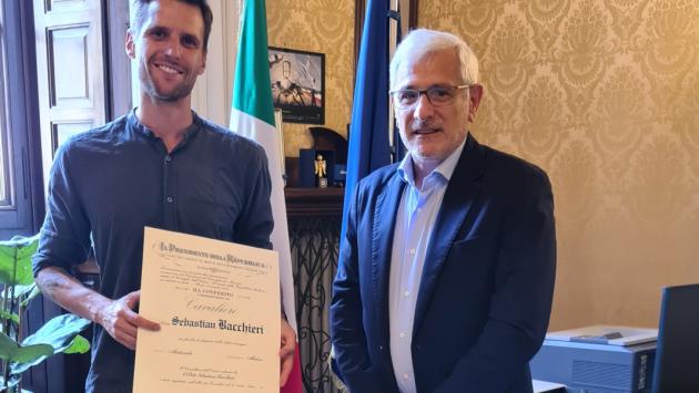 Bacchieri, l'allenatore di Desalu, è diventato cavaliere della Repubblica
