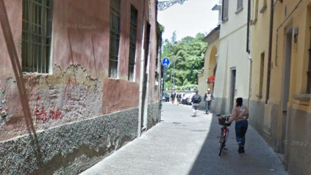 Rissa nella notte in vicolo Grossardi, un ferito al pronto soccorso
