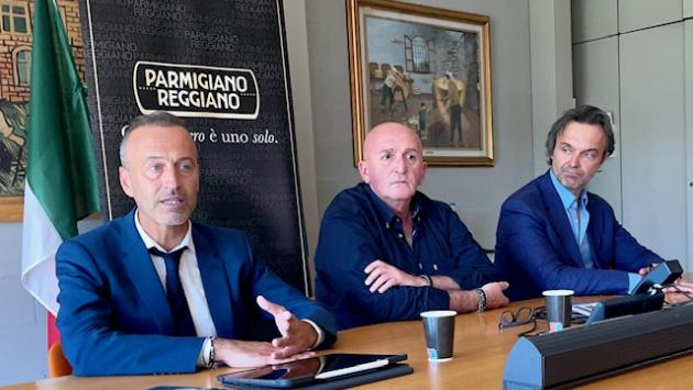 Cresce la produzione di Parmigiano Reggiano “Prodotto di montagna”: nel 2021 superate le 225.000 forme certificate (+26,6% sul 2016)