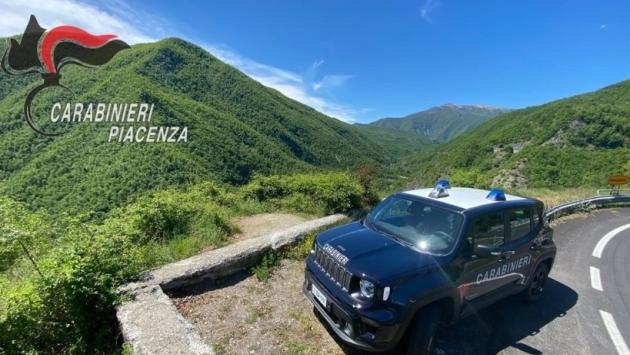 Nella notte di San Lorenzo perdono il sentiero in Val Trebbia: due giovani di Parma e Milano salvati dai carabinieri 