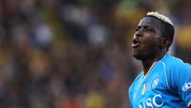 Osimhen (doppietta) trascina il Napoli: 3-1 a Frosinone all'esordio