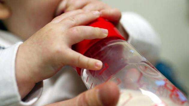 Bimba morta: la mamma, pensavo che i biberon bastassero