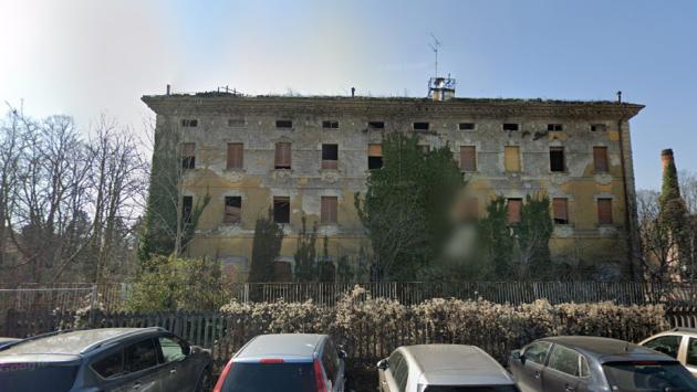 Giallo a Sant'Ilario d'Enza:  trovato un cadavere in  un cantiere di fronte alla stazione