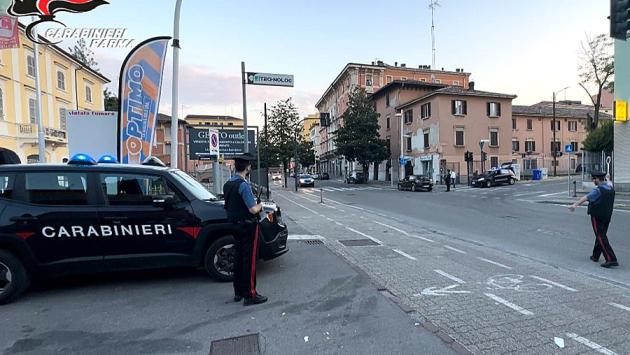 PARMA: NON SI FERMA ALL’ALT DENUNCIATO GIOVANE REGGIANO