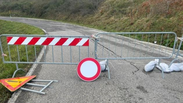 Chiuso il passo cento croci