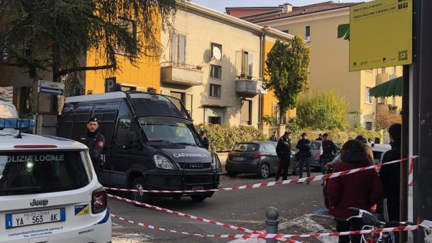 In corso lo sgombero nell'immobile occupato di via Liguria
