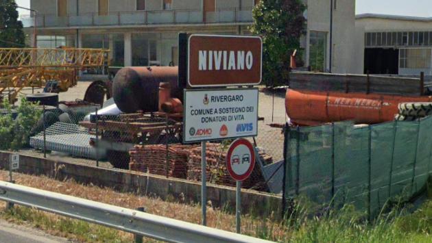 Trovato morto in casa a Piacenza, un 21enne arrestato per omicidio. Indagato un collega