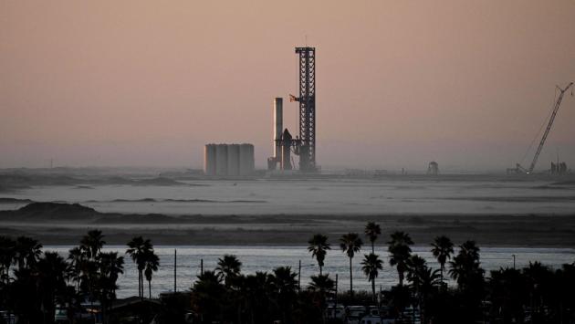 Space X: riuscito il lancio del razzo Starship, ma poi il booster esplode in volo. Aperta un'inchiesta sul malfunzionamento