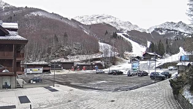 Prima lieve nevicata all'Abetone, imbiancate le cime