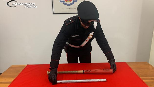 Fermati in centro con mazze da baseball e catene: denunciati due ivoriani di 23 e 38 anni