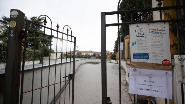 Allarme bocconi ma l'area cani resta aperta