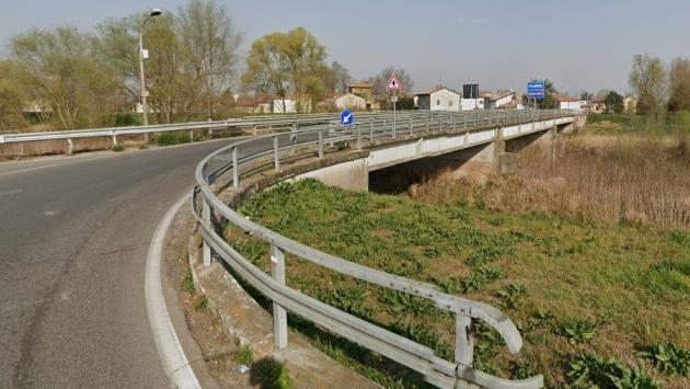 Chiusure per lavori per tre ponti sull'Enza