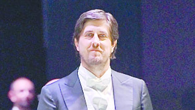 Il basso Roberto Tagliavini  canta in Senato