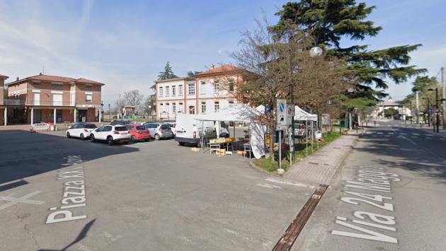 Prendono di mira donne sole in auto e tentano di derubarle: allerta nella zona di Bibbiano 