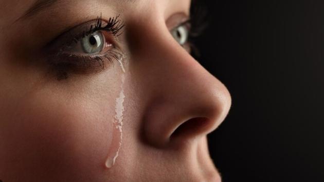 Annusare le lacrime delle donne rende gli uomini meno aggressivi