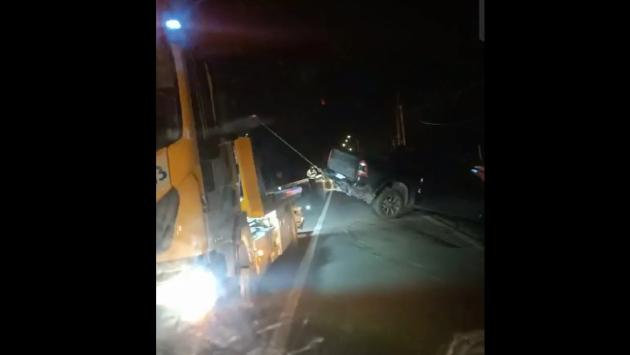 Porporano, scontro tra due auto: una finisce nel fosso. Due feriti leggeri