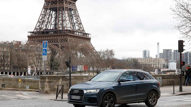 Suv elettrico? Parigi val bene un parcheggio