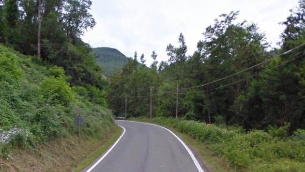 Frontale a Piane di Carniglia , un motociclista è in gravi condizioni