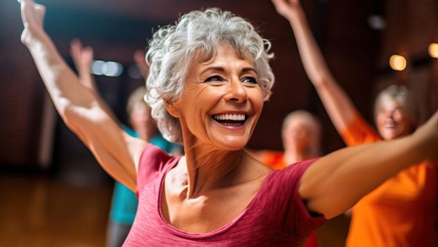 Camminate, bici,  ballo: muoversi  dopo i 50 anni