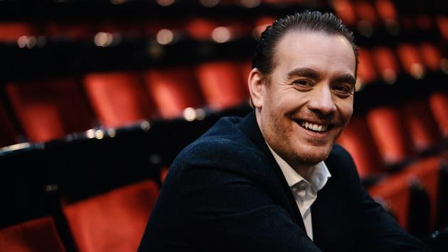 Il Teatro regio di Parma si prepara per la prima dell'Elisir d'amore di Donizetti del 15 marzo. In scena anche i burattini dei Ferrari