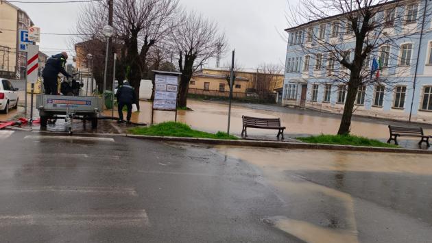 Frana, evacuata una Rsa a Genova nella notte. Via Aurelia chiusa in Liguria, allagamenti ad Alessandria 