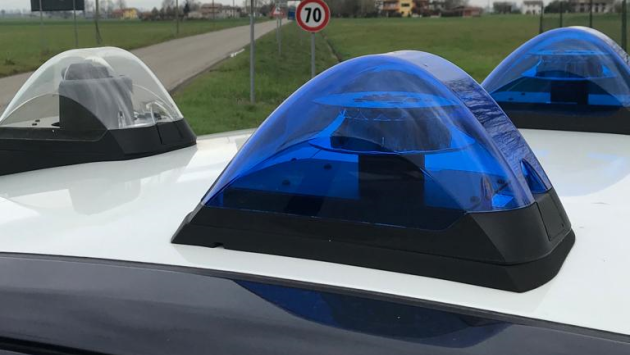 San Secondo Parmense: Dopo avere acquistato l’auto fingono un danno al motore, il venditore restituisce i soldi e loro se ne vanno con l’auto ed il denaro