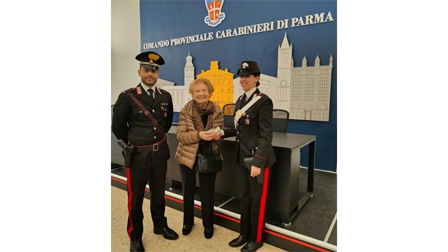 Parma: “Una giornata particolare” restituiti ad una 84enne toscana tutti i gioielli che due truffatori le avevano sottratto con la truffa del finto carabiniere