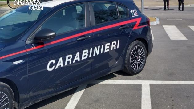 Se non mi dai i soldi mi denudo: una commerciante minacciata a Salso