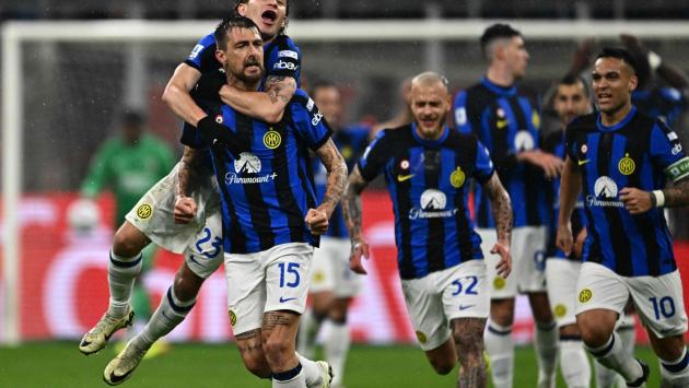 2-1 in un finale incandescente: l'Inter vince il derby e conquista lo scudetto: è la seconda stella