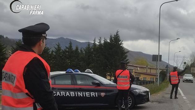 Neopatentato esce di strada per troppo alcol assunto. Denunciato
