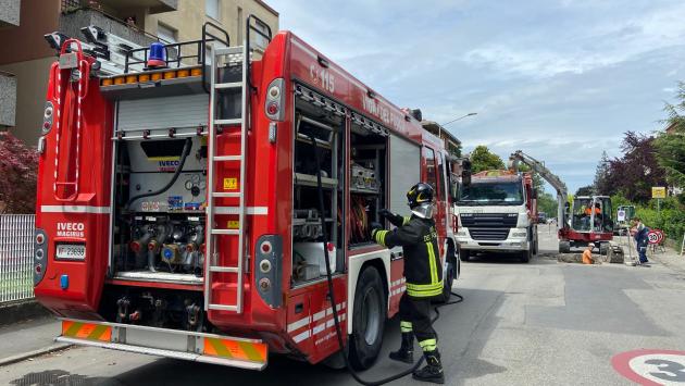 Fuga di gas in via Berzioli: vigili del fuoco al lavoro