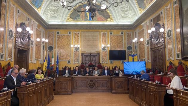 Parma nel reticolo dei servizi ad Alta Velocità: al via la presentazione di uno studio in Consiglio