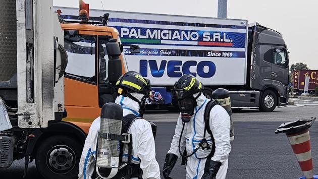 Ritirata la patente al camionista che ha sversato 800 litri di solvente a Cortile San Martino