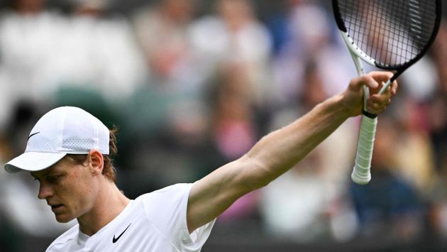 Wimbledon, Sinner passa il turno (con un po' di fatica). Ora incontrerà Berrettini