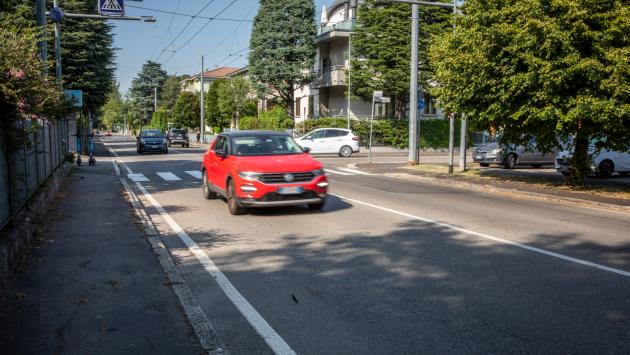 Via Giovenale e via Muratori  «Auto a velocità folle: servono dossi»