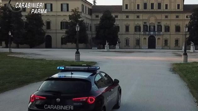 Nello zaino con 8 pezzi di formaggio: denunciato 21enne 