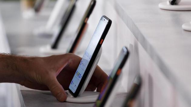 Più telefoni, meno cibo, cambiati i consumi delle famiglie