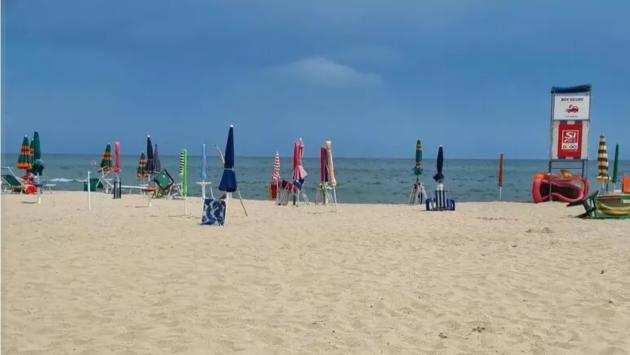 Morta la donna colpita da un fulmine in spiaggia in Abruzzo