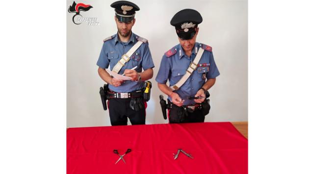 Parma: entra in un supermercato e minaccia i dipendenti. Denunciato 40enne straniero