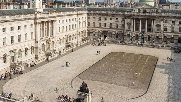 Londra, incendio a Somerset House: mobilitati 100 vigili del fuoco e 15 autopompe 