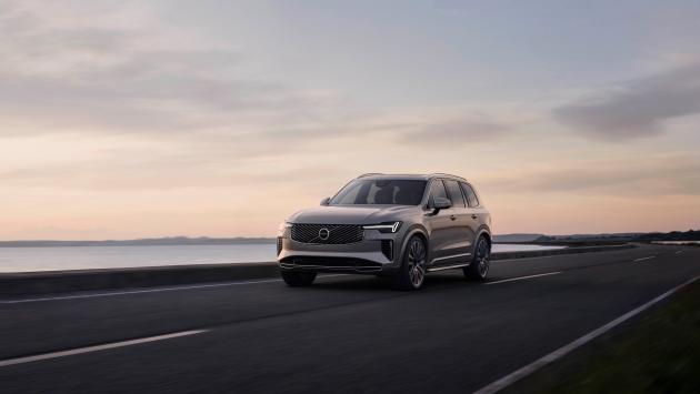 EX90 o XC90? Volvo risolve il dilemma dell'ammiraglia