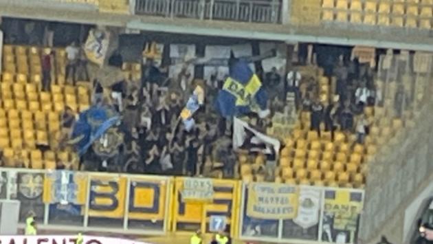 Crociati pericolosi, murati due volte. Man di sinistro: Falcone para - 22' Lecce-Parma 0-0