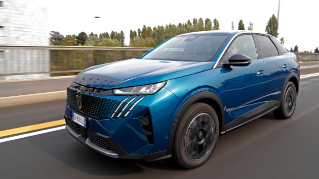 Peugeot 3008 Hybrid, un po' di elettrico e tanta sostanza