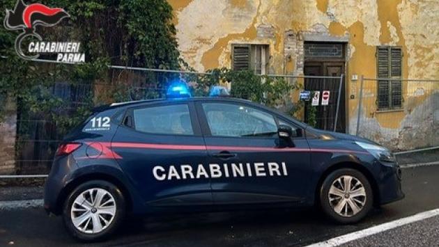 Occupa uno stabile disabitato e si allaccia abusivamente alla rete elettrica: arrestato un 29enne a Colorno