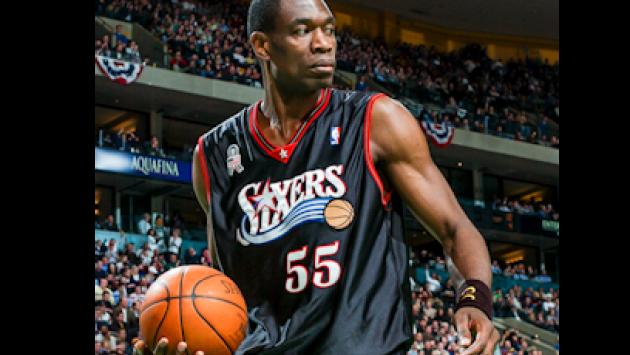 Basket, lutto: è morto Dikembe Mutombo, fu 8 volte All-Star Nba, Hall of famer è stato uno dei migliori difensori di sempre